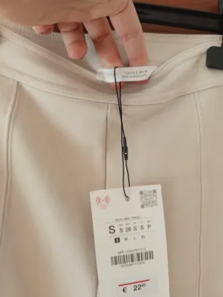 Pantalones anchos Zara