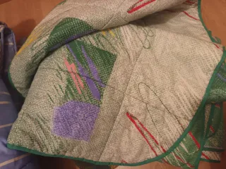 Colcha reversible verde y morada