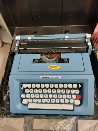 Máquina de escribir Olivetti Studio 46
