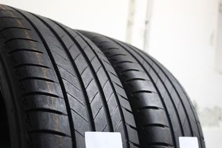 2 Pneumatici Usati  Bridgestone 215/50 R18 92W