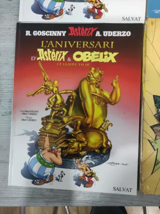 8 comics de Asterix y Tintin. Tapa dura