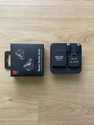 Auriculares Beats Studio Buds Negros