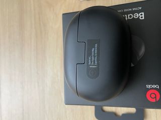 Auriculares Beats Studio Buds Negros