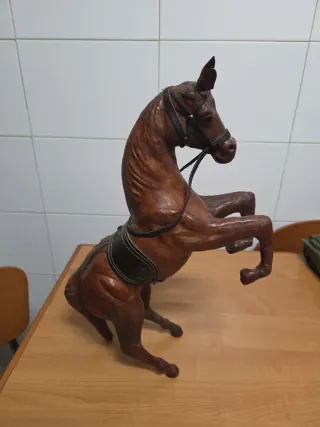 CABALLO DE CUERO