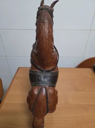 CABALLO DE CUERO