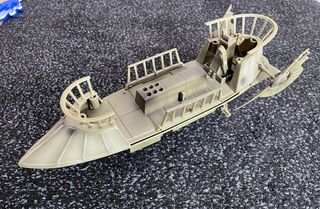 Star Wars Tatooine Skiff (figura de luke incluida)