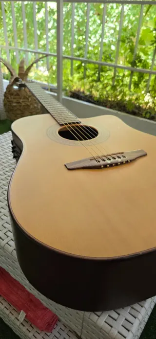 Guitarra Electroacústica MR