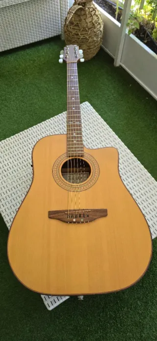 Guitarra Electroacústica MR