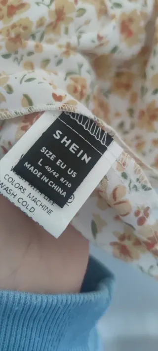 Blusa floral veraniega con tirantes