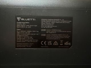 Estación Energía Portátil Bluetti EB70 con placa