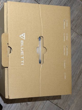 Estación Energía Portátil Bluetti EB70 con placa