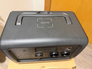 Estación Energía Portátil Bluetti EB70 con placa