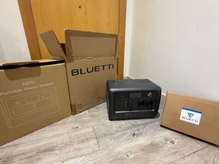 Estación Energía Portátil Bluetti EB70 con placa