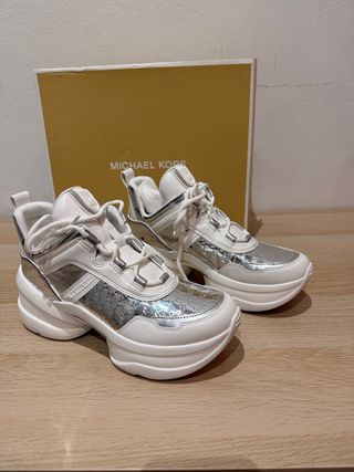Michael Kors Bambas Talla 39 Plata y Blanco