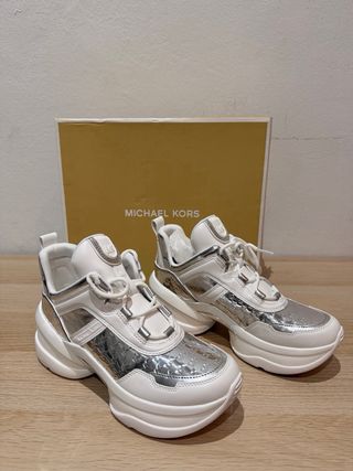 Michael Kors Bambas Talla 39 Plata y Blanco