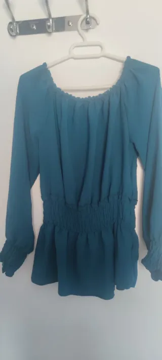 Blusa hombros descubiertos manga larga