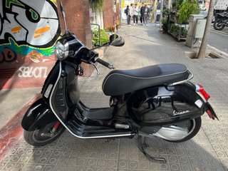 Vespa GTS 300 HPE (Impecable - Solo 14.000 km)