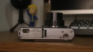 Panasonic Lumix DMC FX100 Cámara Digital + Accesor