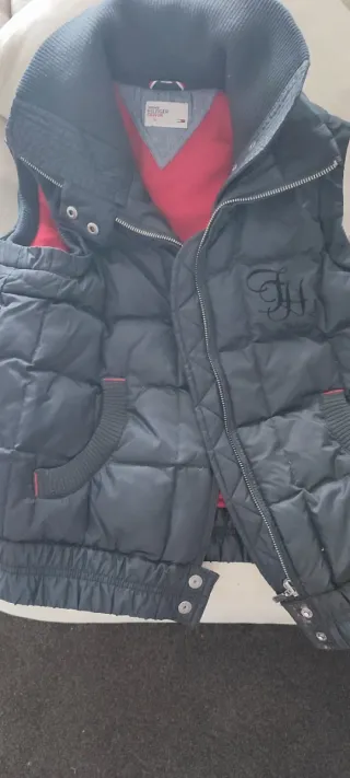 Chaleco de plumas negro