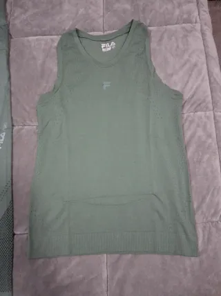 Conjunto deportivo Fila verde oliva. Talla S/M