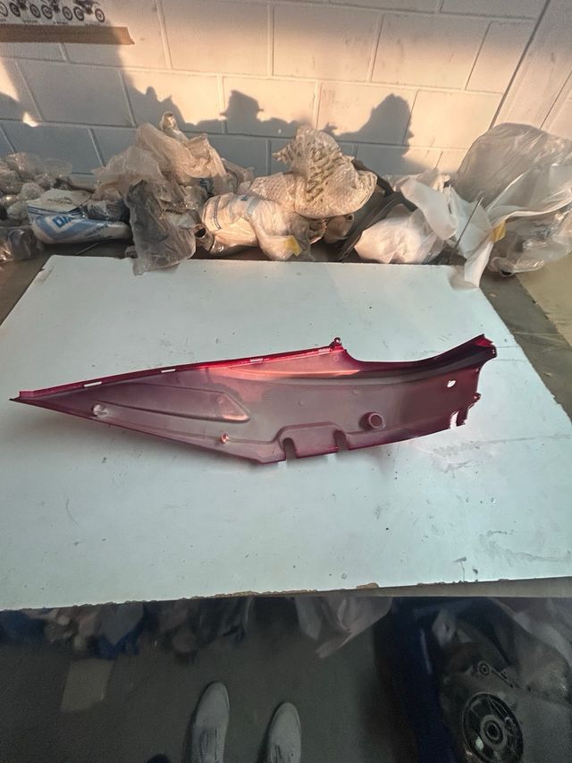 Tapa lateral Izq Hyosung Super Cab Plus