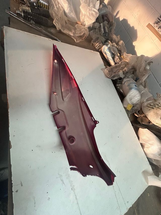 Tapa lateral Izq Hyosung Super Cab Plus