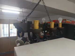 Lámpara rústica 6 bombillas madera y metal