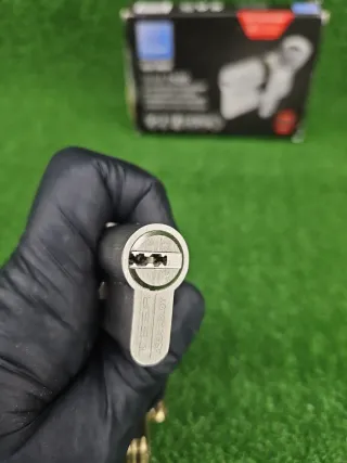 Cilindro TESA Serie TX80 con 5 llaves