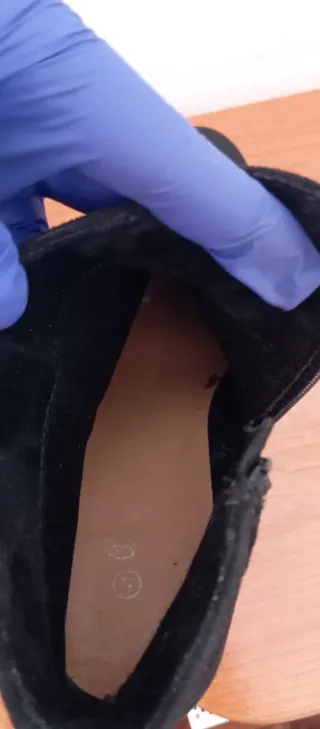 Botines negros ante con flecos talla 41