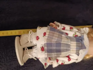 Bambola vintage in porcellana