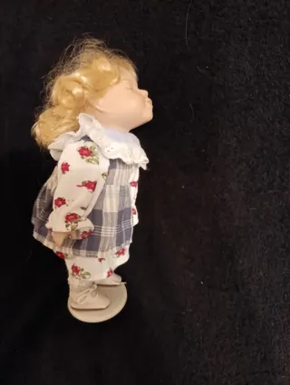 Bambola vintage in porcellana