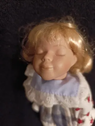 Bambola vintage in porcellana