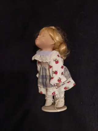 Bambola vintage in porcellana