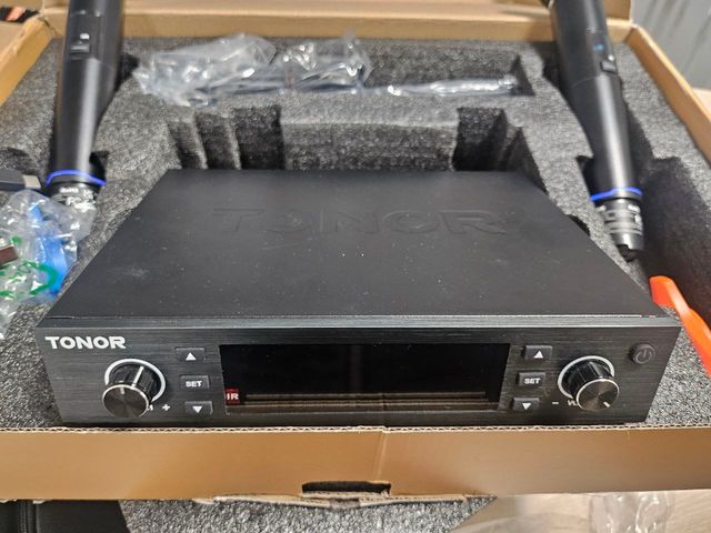 Sistema di microfoni wireless TONOR 750