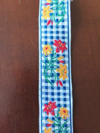 Nastro tirolese cotone rosso fiori