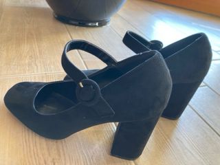 Scarpe Primadonna scamosciate nere con tacco