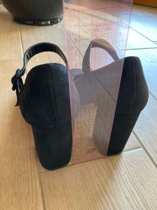 Scarpe Primadonna scamosciate nere con tacco