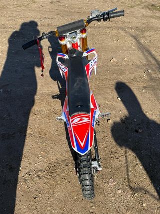 Moto infantil de motocross eléctrica marca Beta