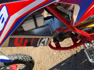 Moto infantil de motocross eléctrica marca Beta