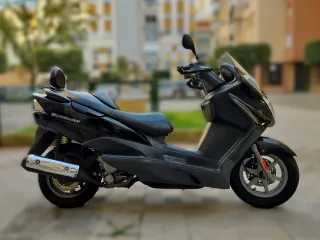 Suzuki Burgman 125cc Negra