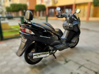 Suzuki Burgman 125cc Negra