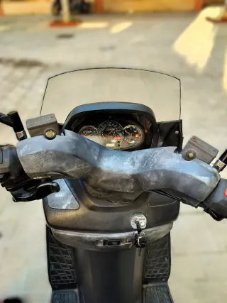 Suzuki Burgman 125cc Negra