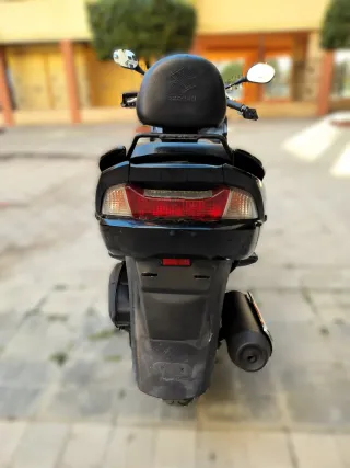 Suzuki Burgman 125cc Negra