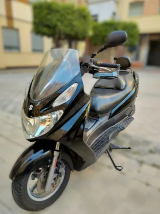 Suzuki Burgman 125cc Negra