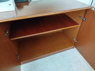 Mueble de salón madera y cristal