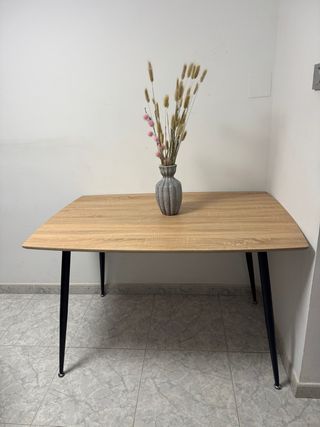 Mesa de comedor madera y metal