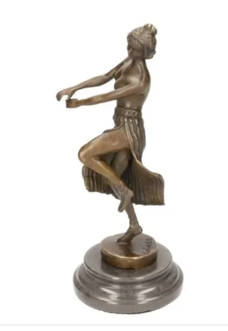 Figura de Bronce, Colinet