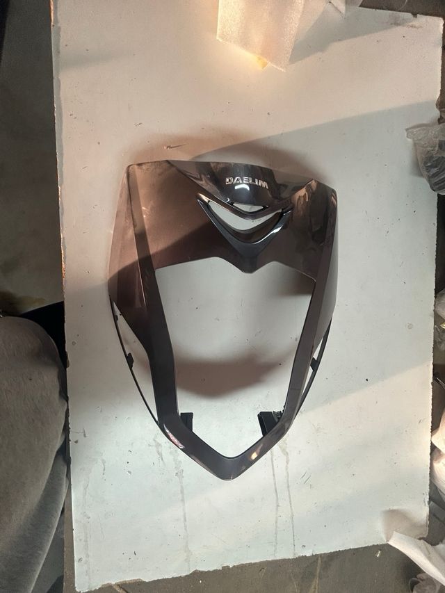 Tapa Frontal Daelim S1 125 FI