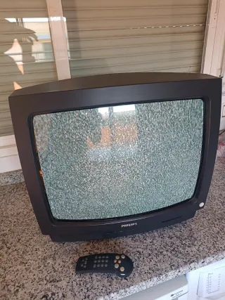 Televisor Philips CRT 20 pulgadas.