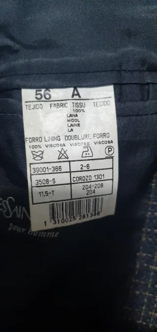 Chaqueta de traje gris y negra